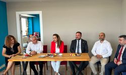 CHP Genel Başkan Yardımcısı Gamze Akkuş İlgezdi, İzmir’de esnaf ve STK temsilcileriyle bir araya geldi