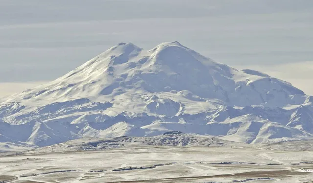 Elbruz Dağı'nda şiddetli kar fırtınası: 5 dağcı hayatını kaybetti