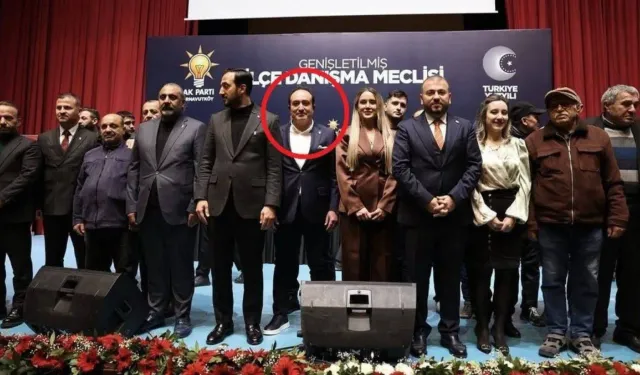 CHP'nin yeni ilçe başkanı Savaş Aras'tan "AKP rozeti" açıklaması: Nezaketen taktım