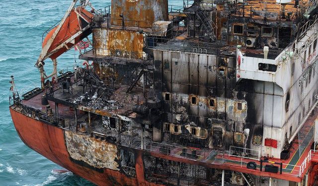 Karadeniz’de dron saldırısına uğrayan tanker, Samsun’da karaya oturdu