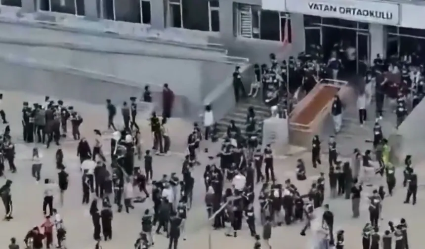 İstanbul Valiliği'nden okullara mescit ve cuma namazı talimatı...