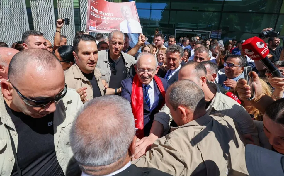 CHP Genel Başkanı Kılıçdaroğlu'na İzmir'de yoğun ilgi!